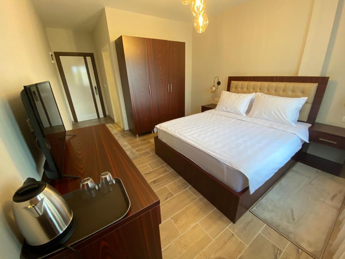 Hotel Kolonja'S 德巴尔 外观 照片