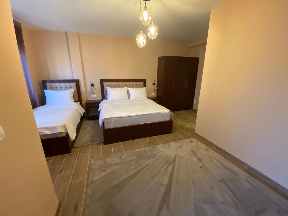 Hotel Kolonja'S 德巴尔 外观 照片