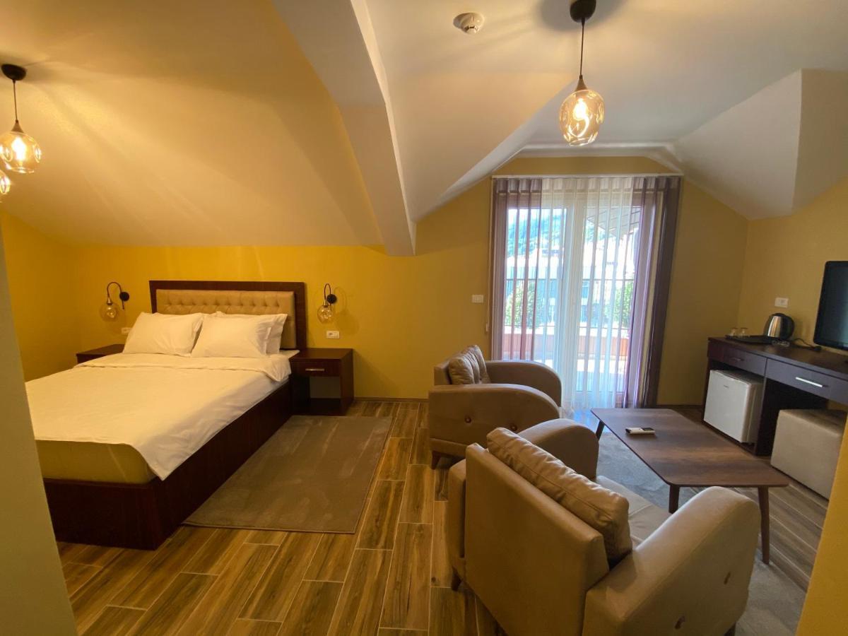Hotel Kolonja'S 德巴尔 外观 照片