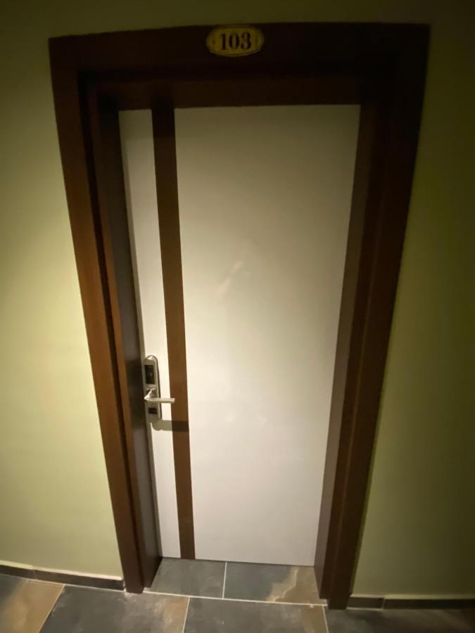 Hotel Kolonja'S 德巴尔 外观 照片