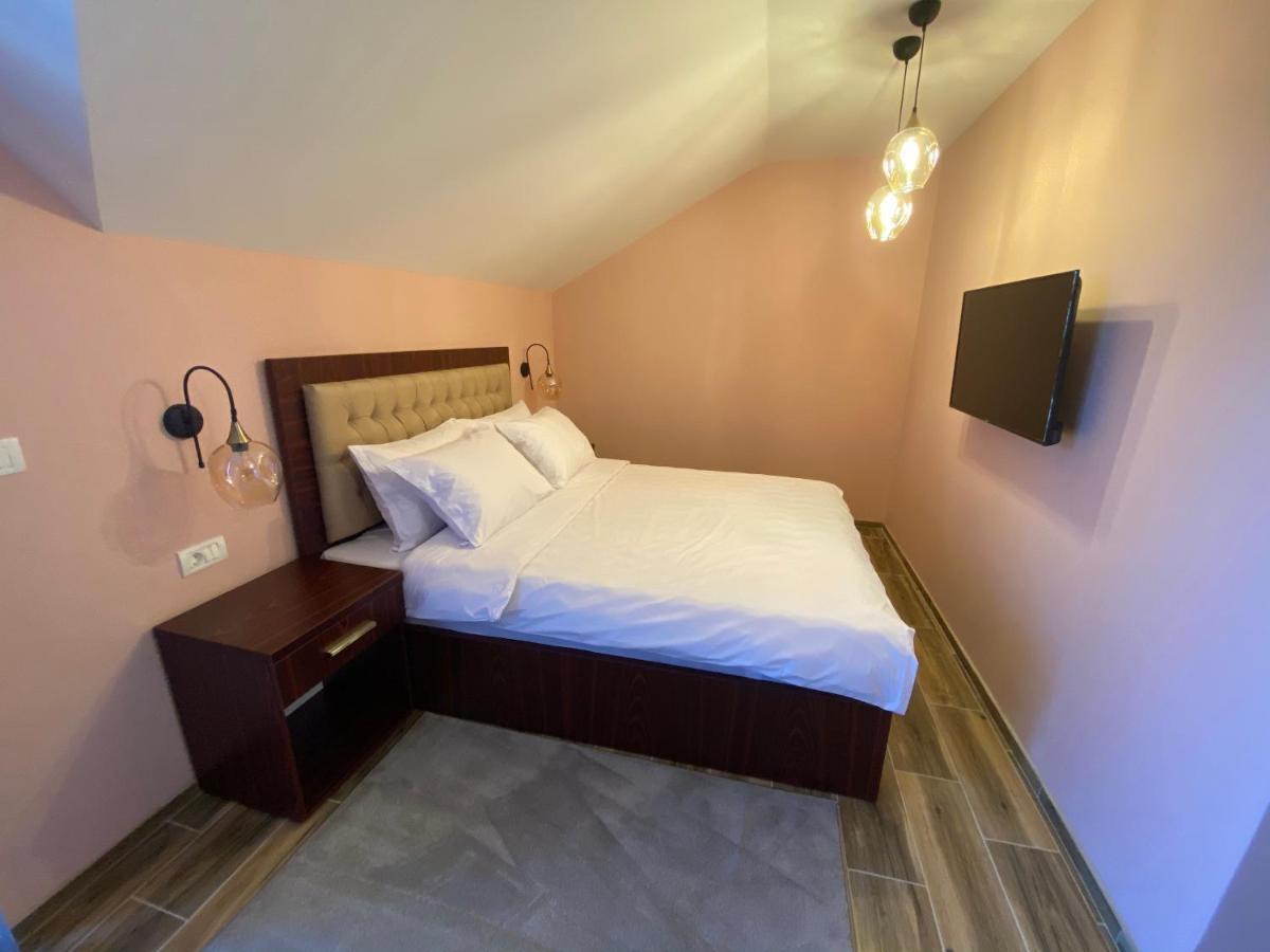 Hotel Kolonja'S 德巴尔 外观 照片