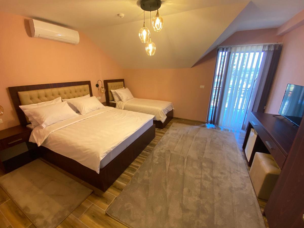 Hotel Kolonja'S 德巴尔 外观 照片