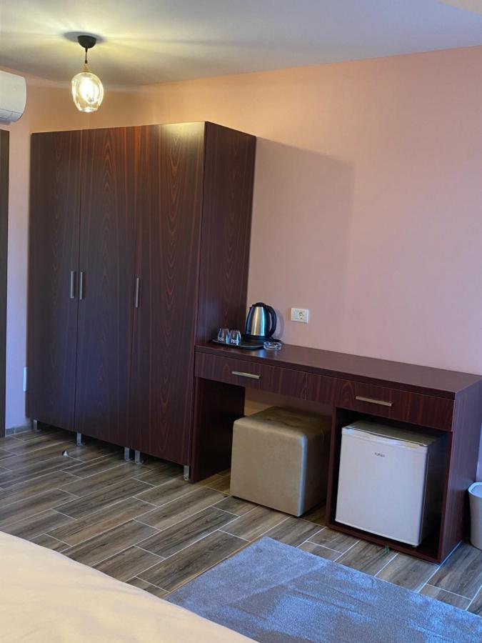 Hotel Kolonja'S 德巴尔 外观 照片