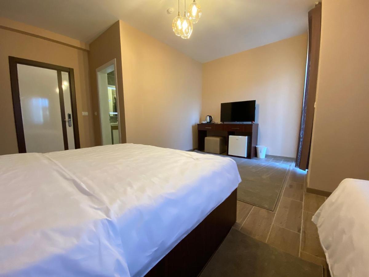 Hotel Kolonja'S 德巴尔 外观 照片