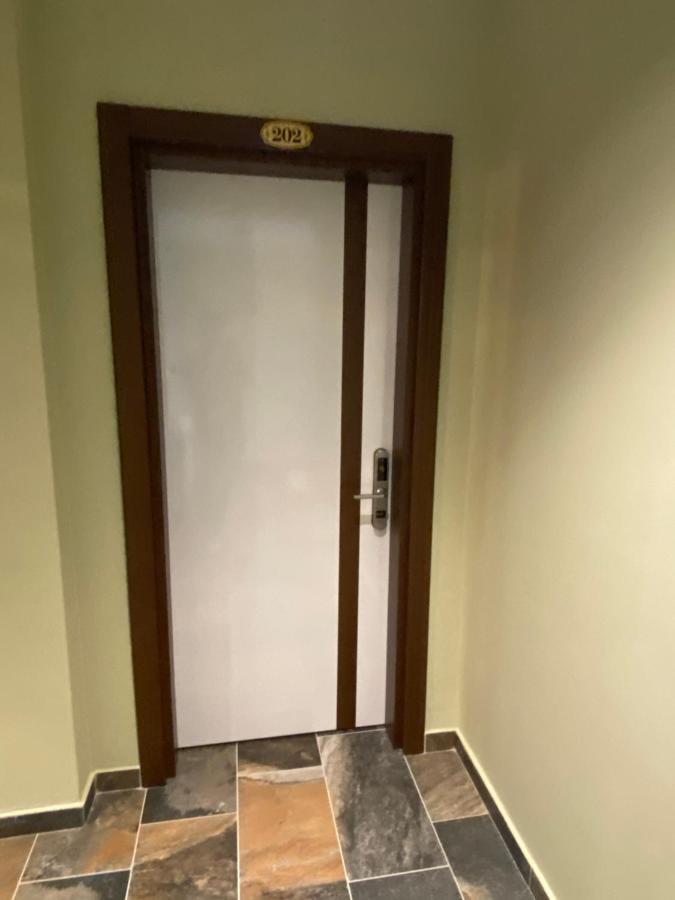 Hotel Kolonja'S 德巴尔 外观 照片